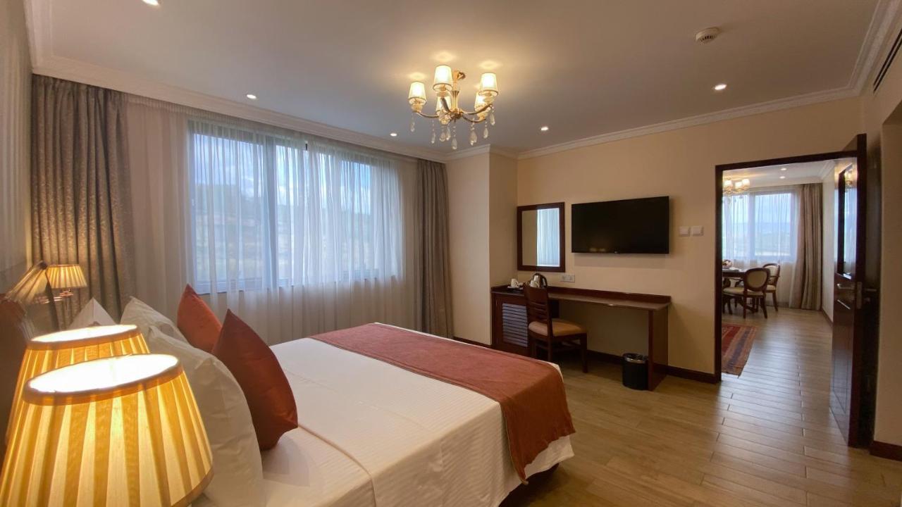 Sarova Woodlands Hotel And Spa นาคูรู ภายนอก รูปภาพ
