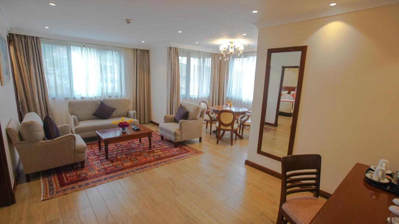 Sarova Woodlands Hotel And Spa นาคูรู ภายนอก รูปภาพ