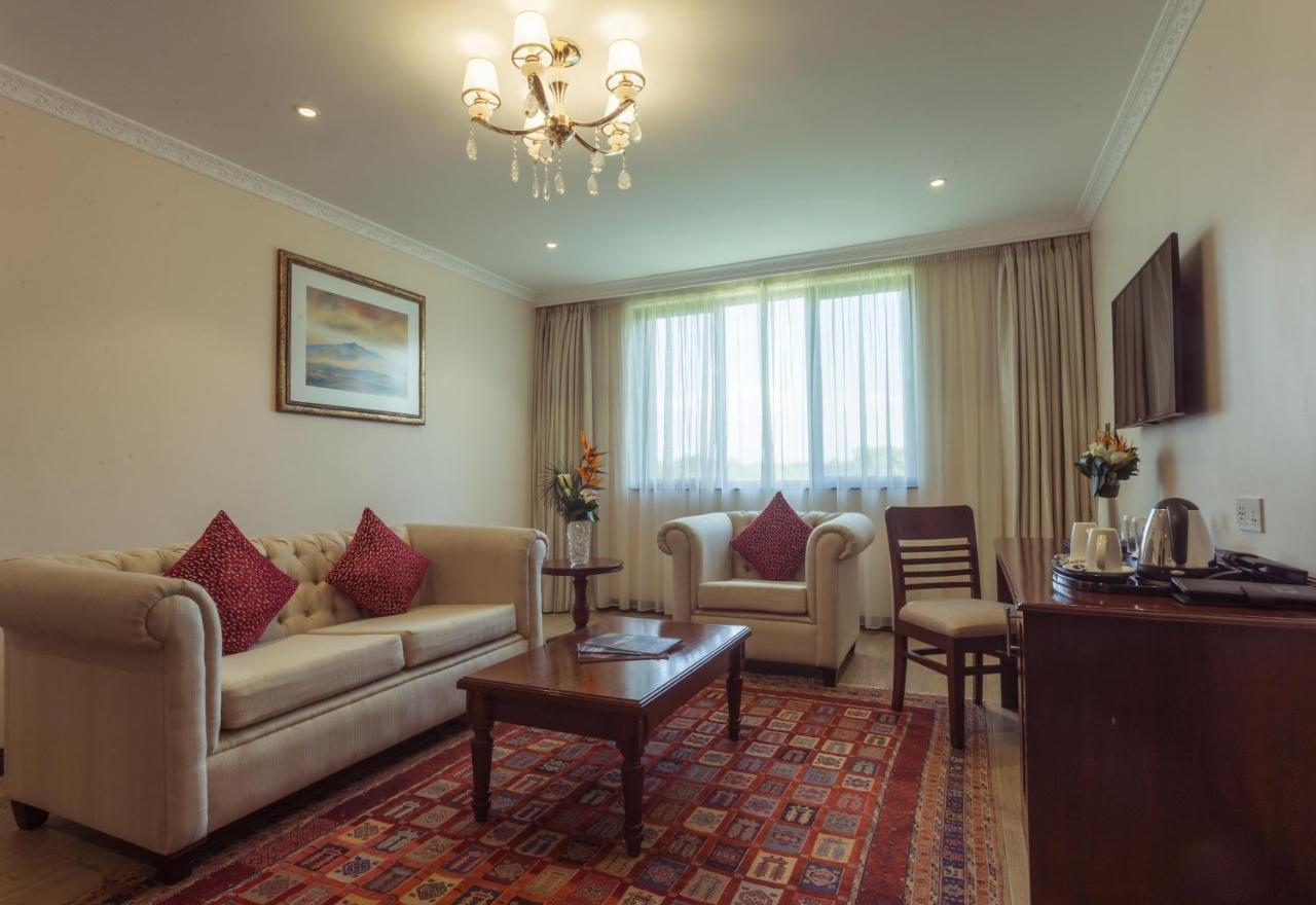 Sarova Woodlands Hotel And Spa นาคูรู ภายนอก รูปภาพ