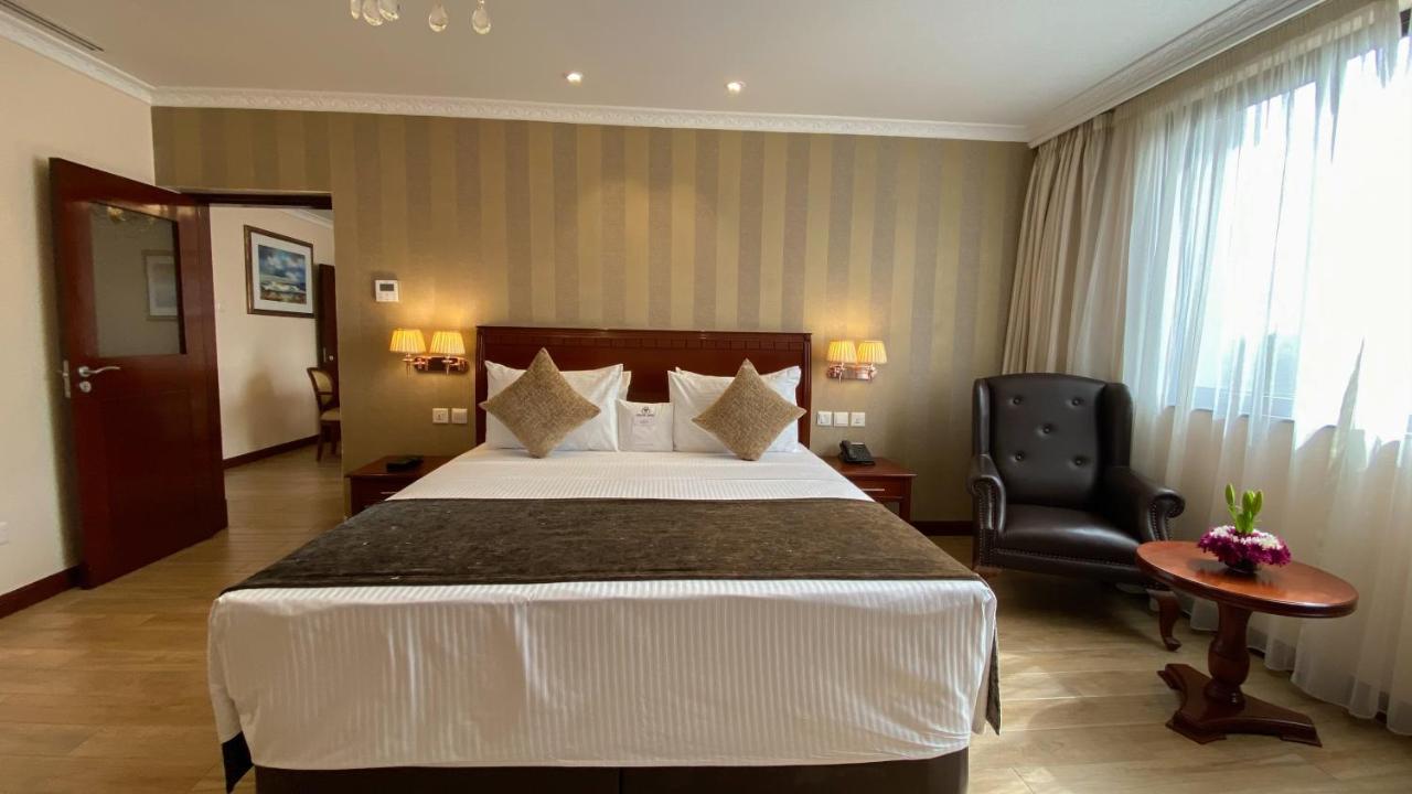 Sarova Woodlands Hotel And Spa นาคูรู ภายนอก รูปภาพ