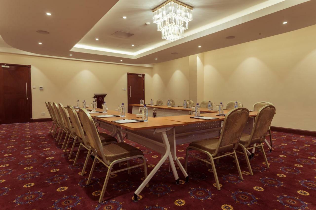 Sarova Woodlands Hotel And Spa นาคูรู ภายนอก รูปภาพ