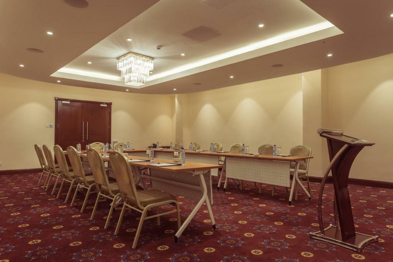 Sarova Woodlands Hotel And Spa นาคูรู ภายนอก รูปภาพ